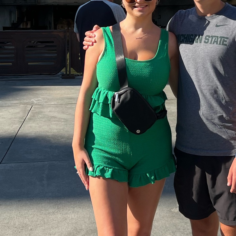 Shein Green 2-Piece Matching Ruffle Short / Top Set - Picture 2 of 6